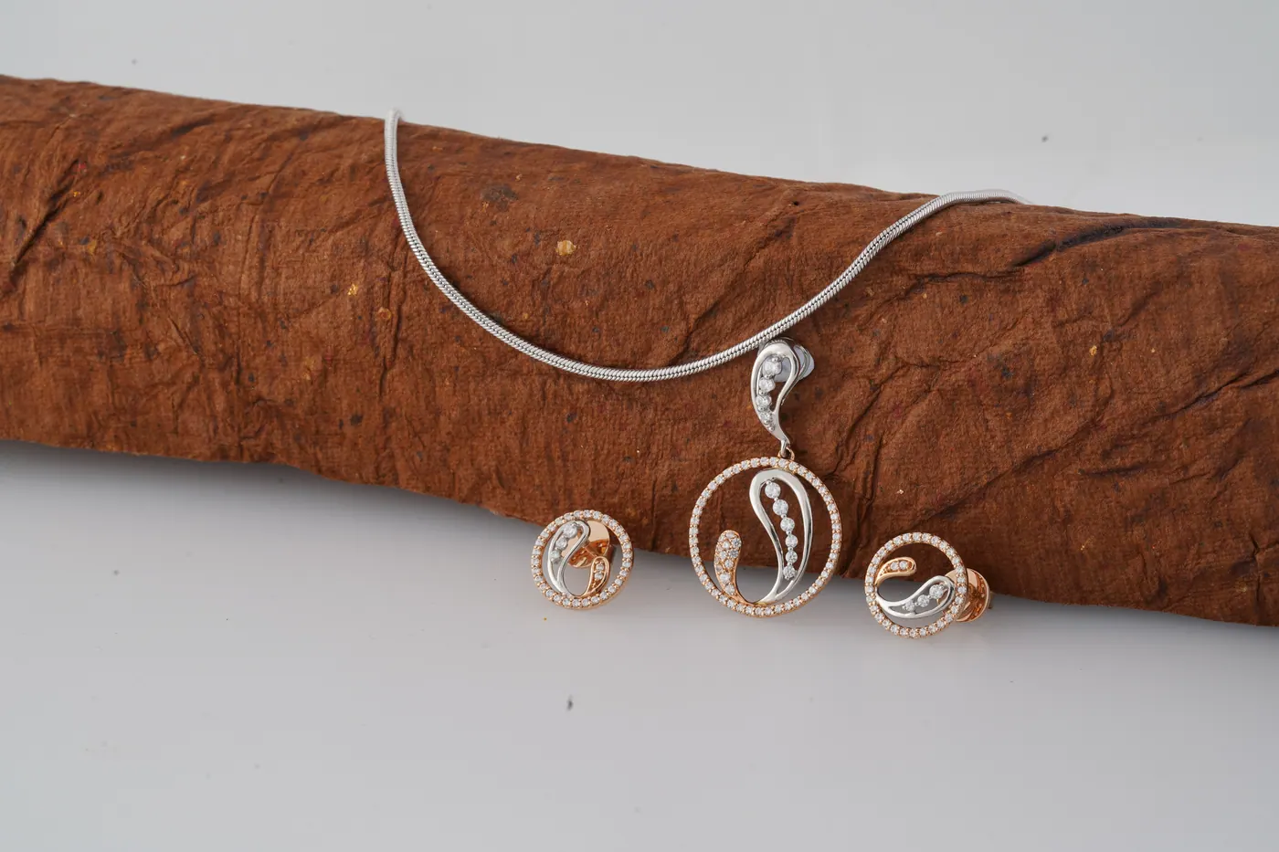 Platinum jewellery for kids