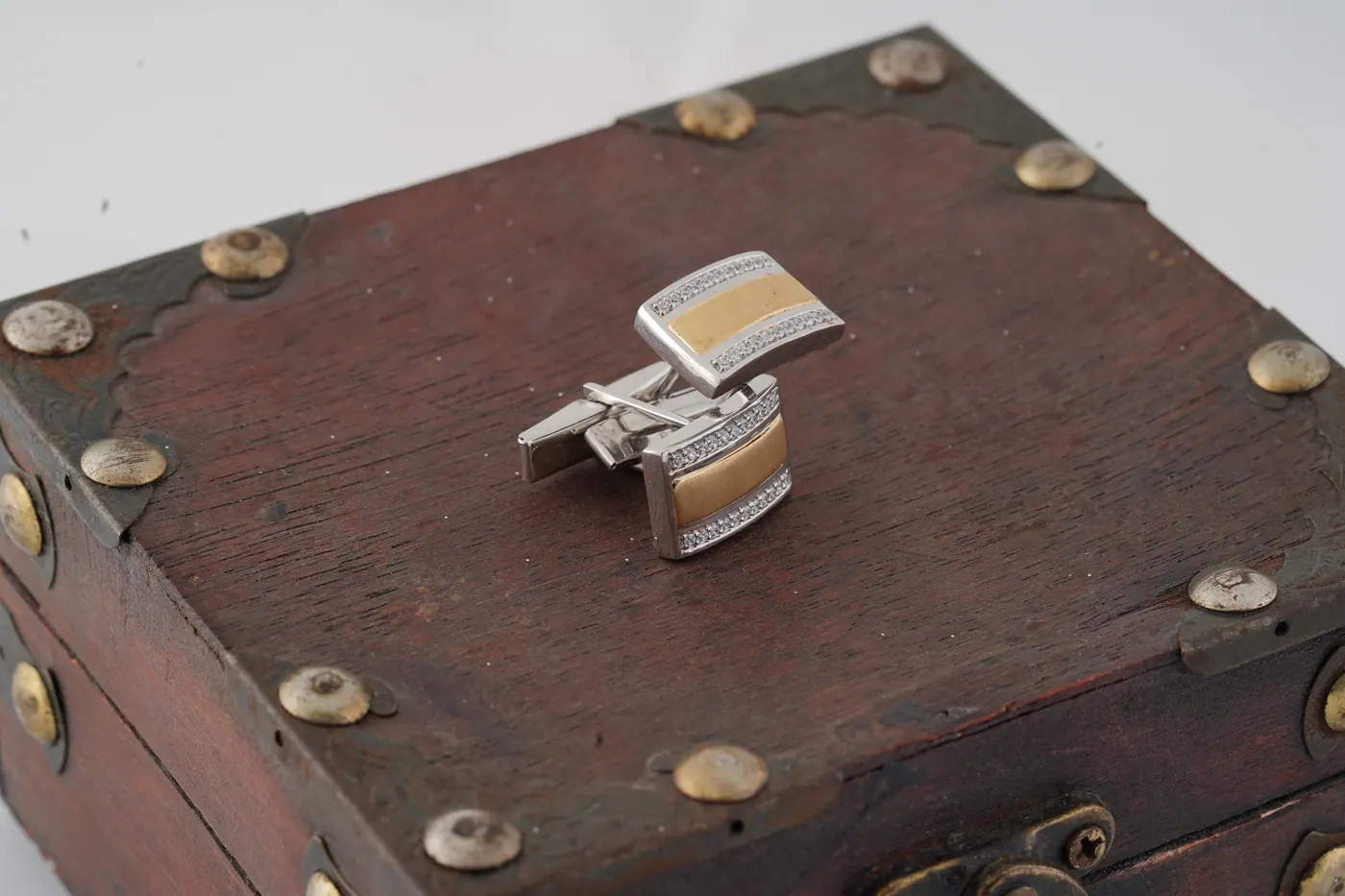 Platinum jewellery for men